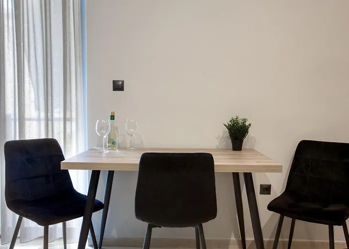 Sweet And Modern Flat At Palaio Faliro