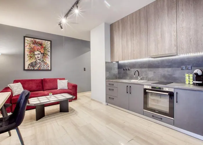 Sweet And Modern Flat At Palaio Faliro